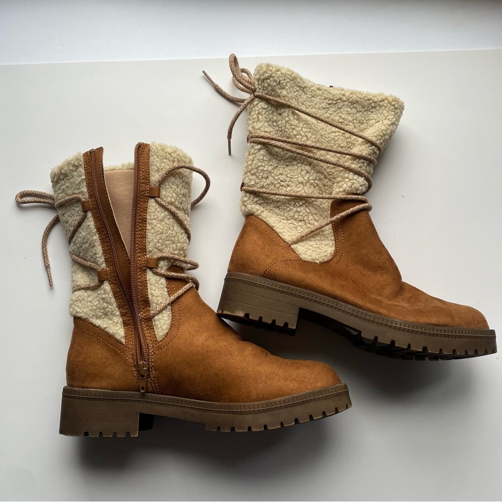 Life Stride Women's Tan and Cream Shearling Boots Size 9